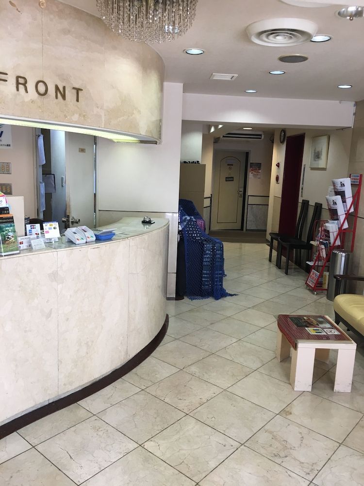 Receptionist