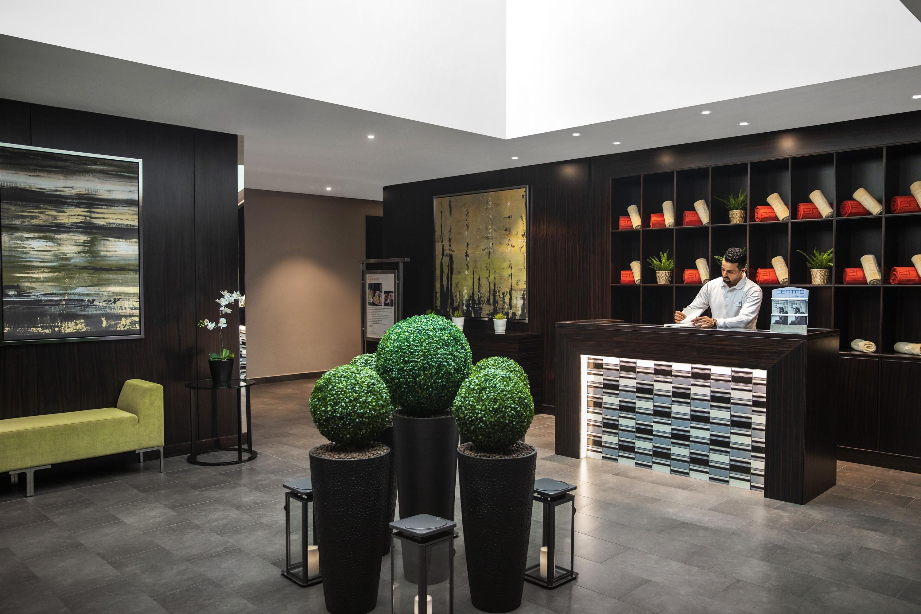 Receptionist