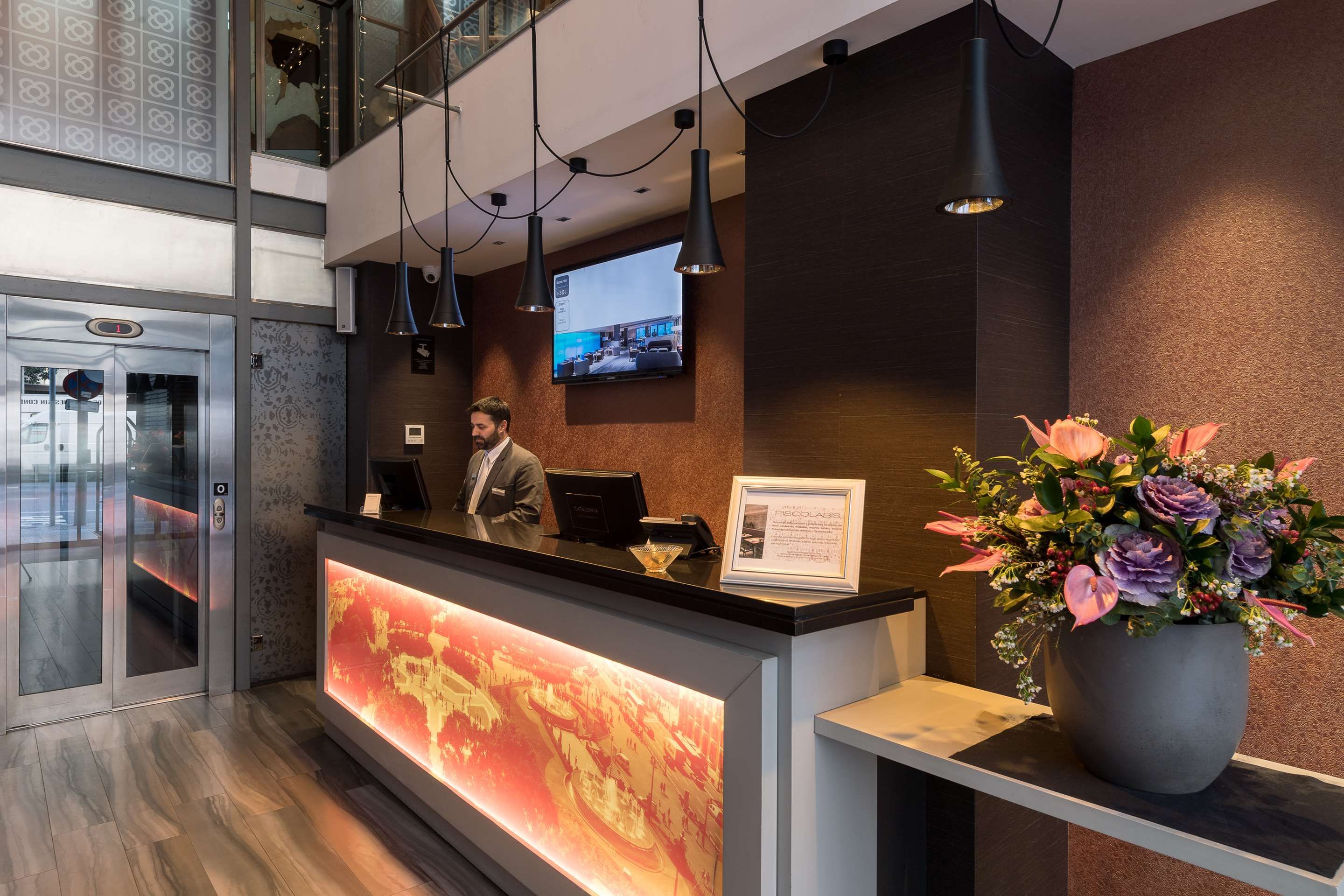 Receptionist
