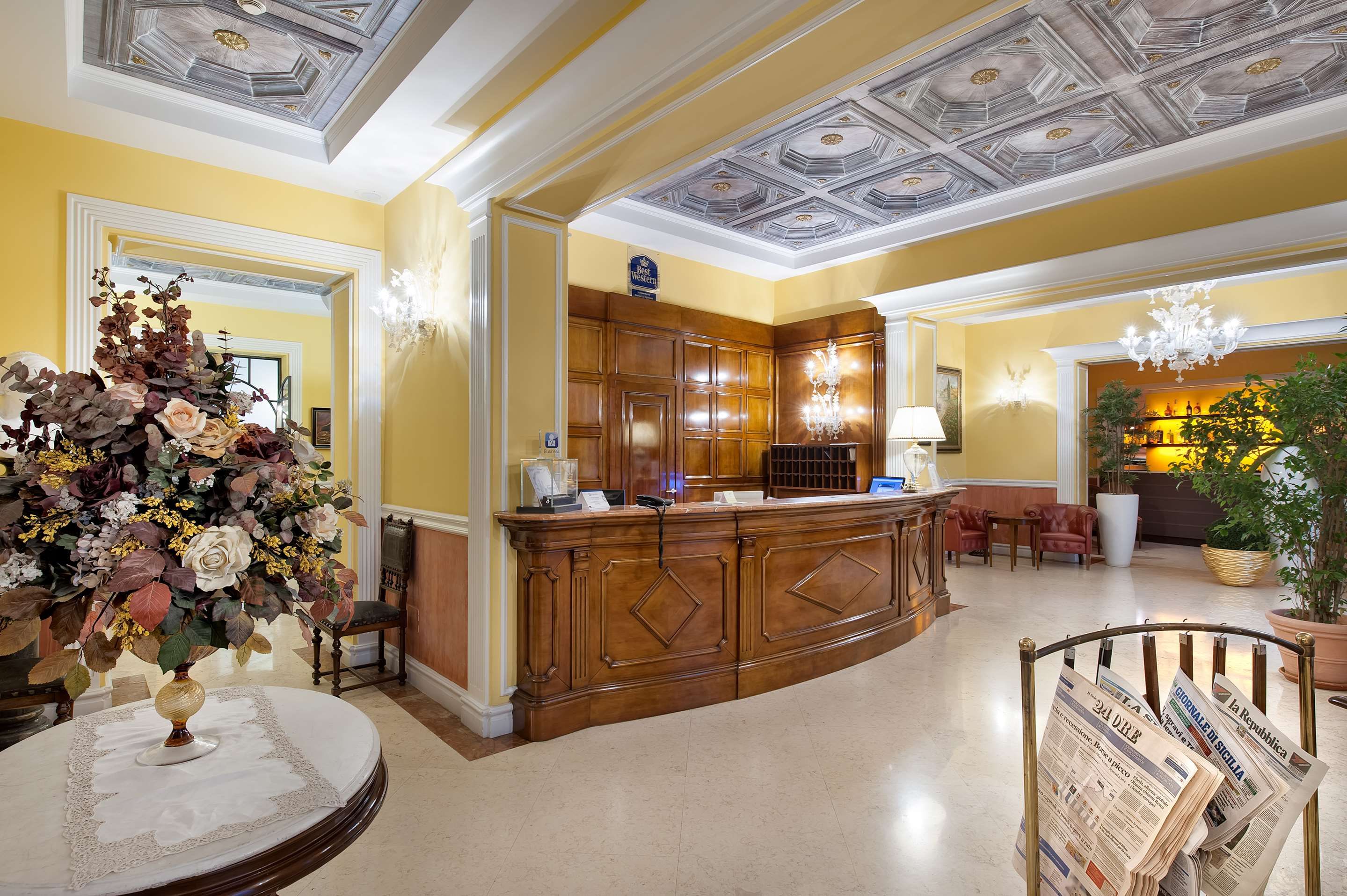 Receptionist