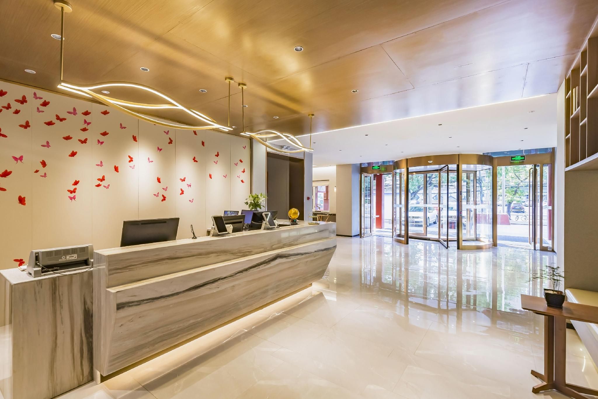 Receptionist
