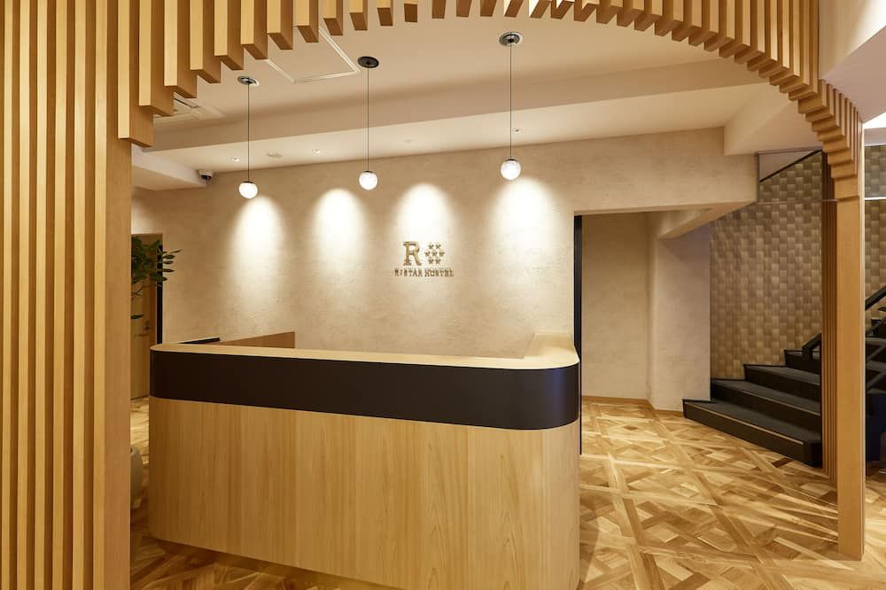 Receptionist