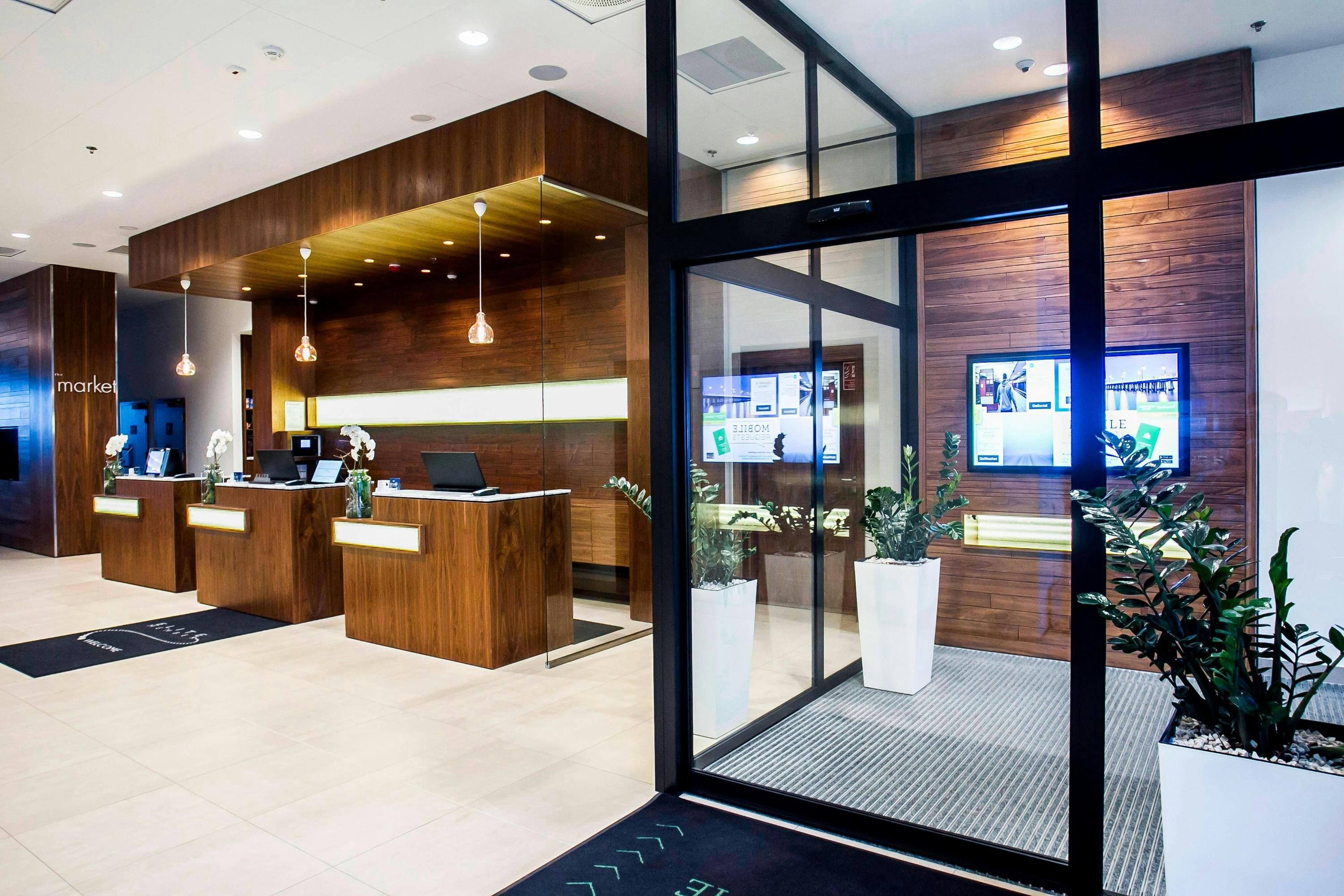 Receptionist