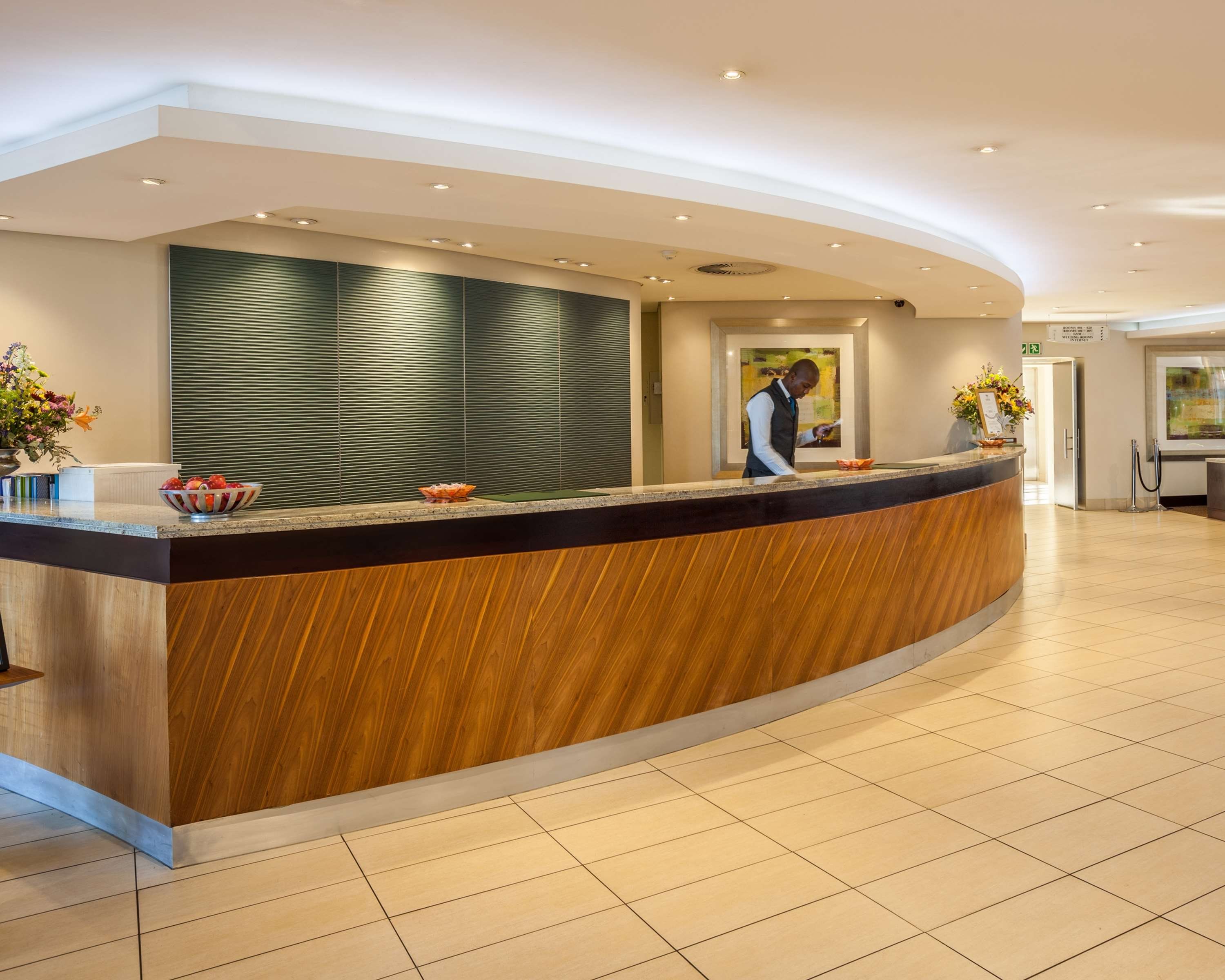 Receptionist