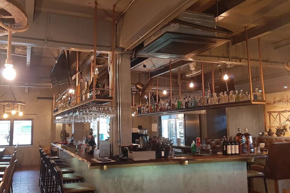 Bar