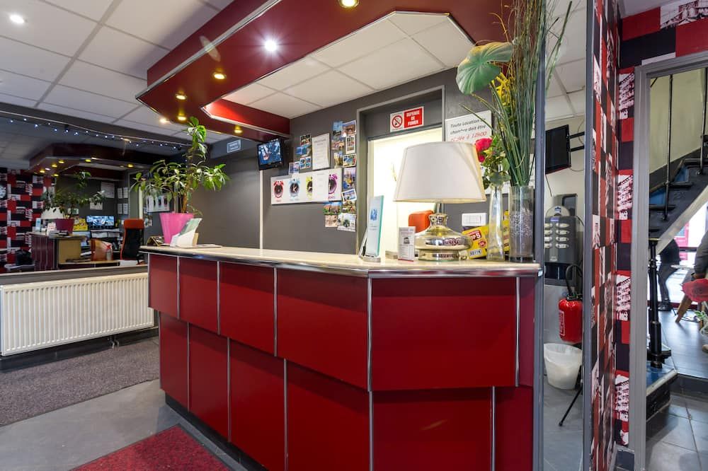 Receptionist