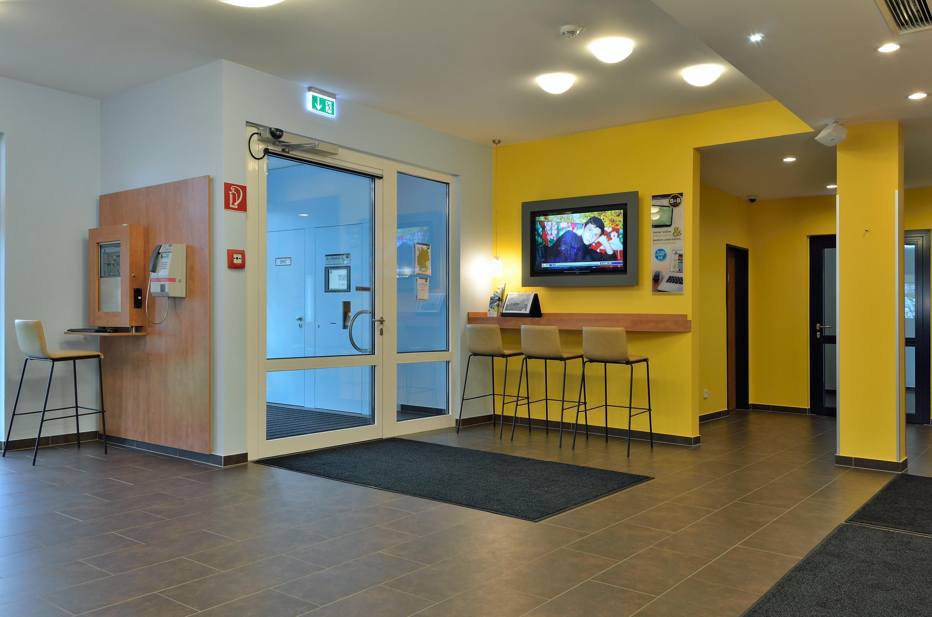 Receptionist
