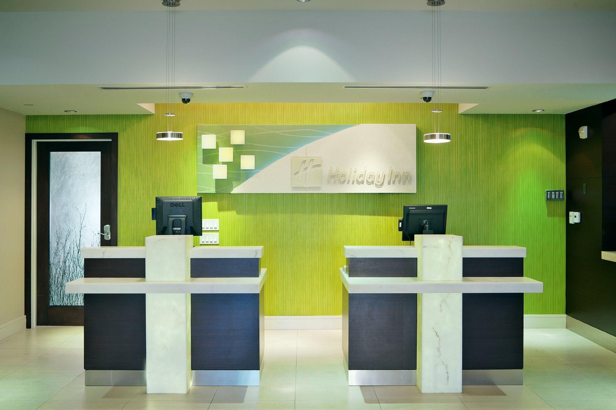 Receptionist