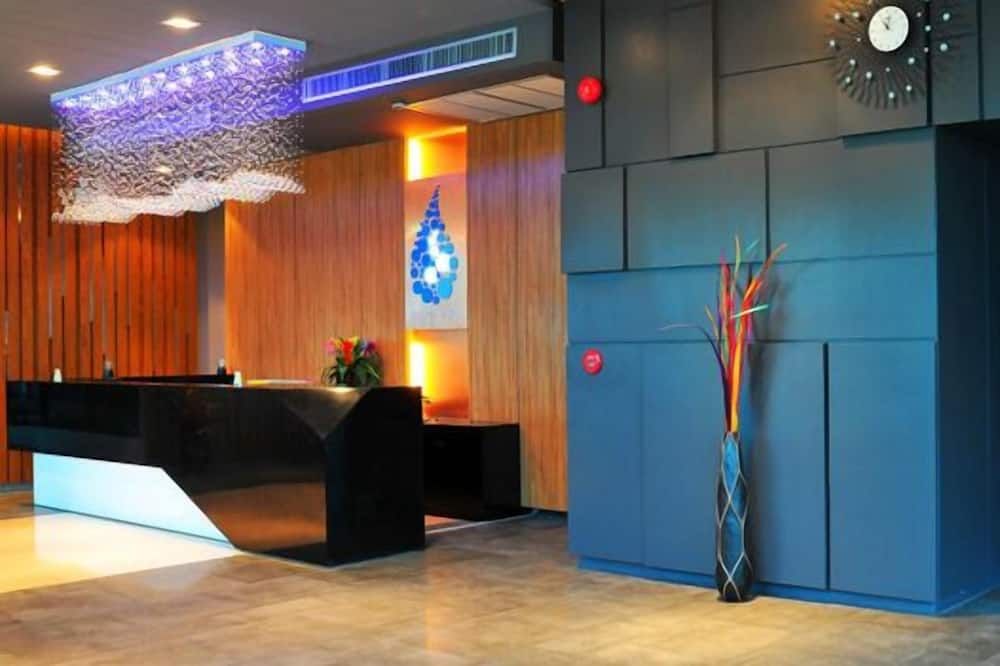 Receptionist