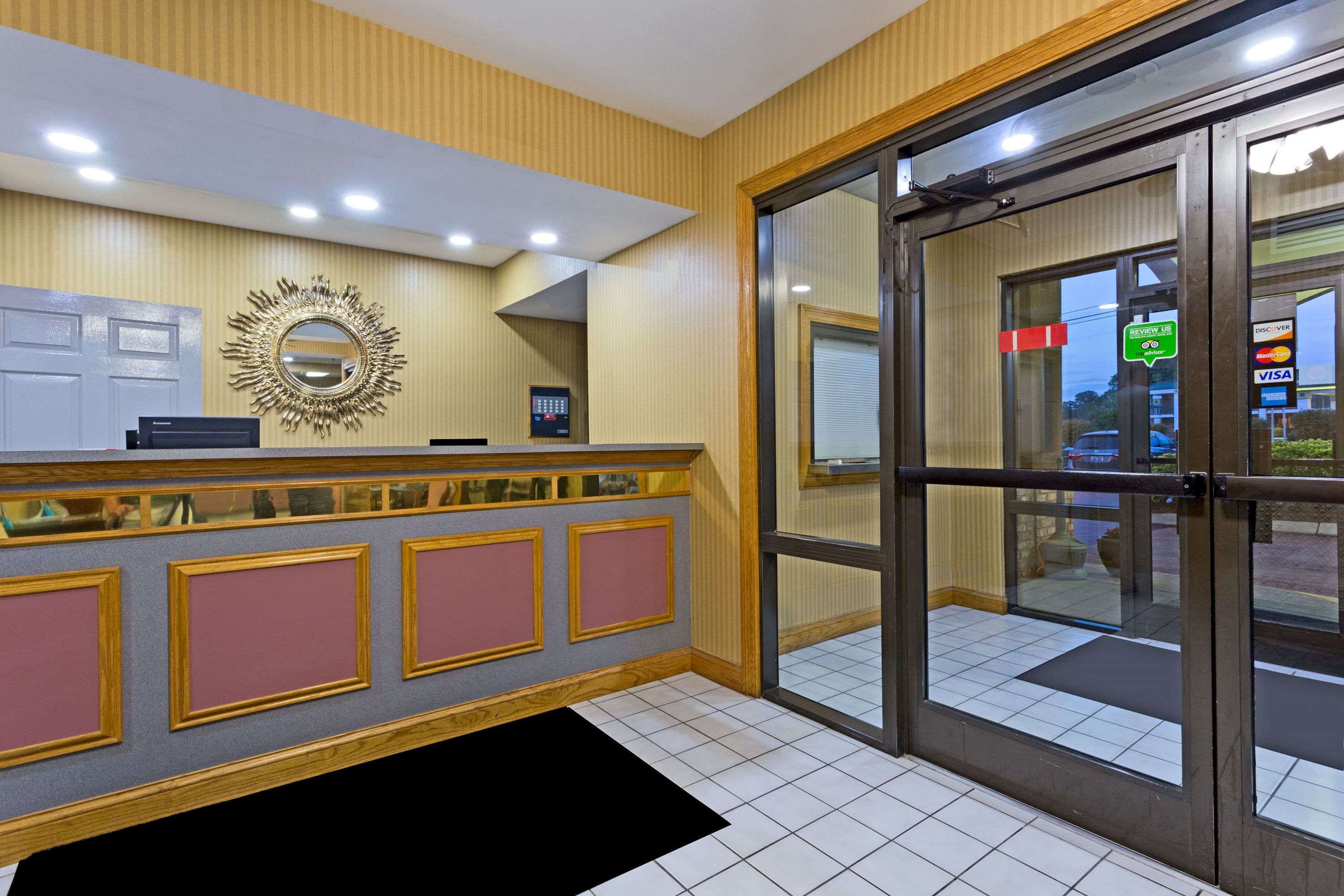 Receptionist