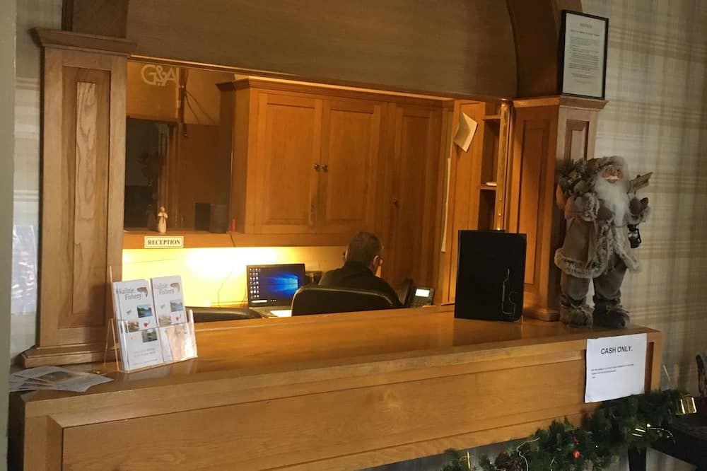 Receptionist