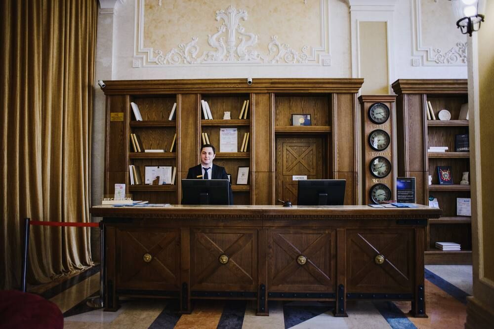 Receptionist