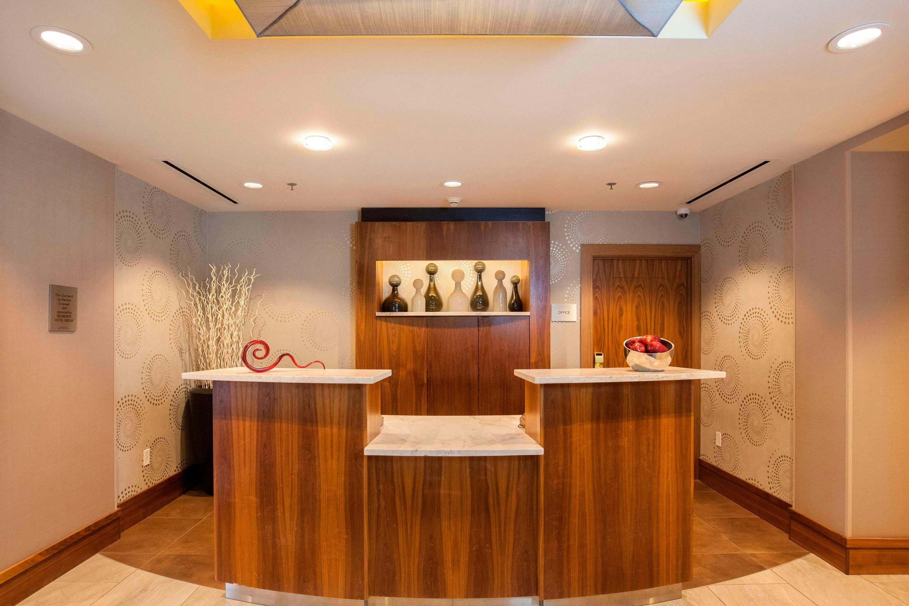 Receptionist