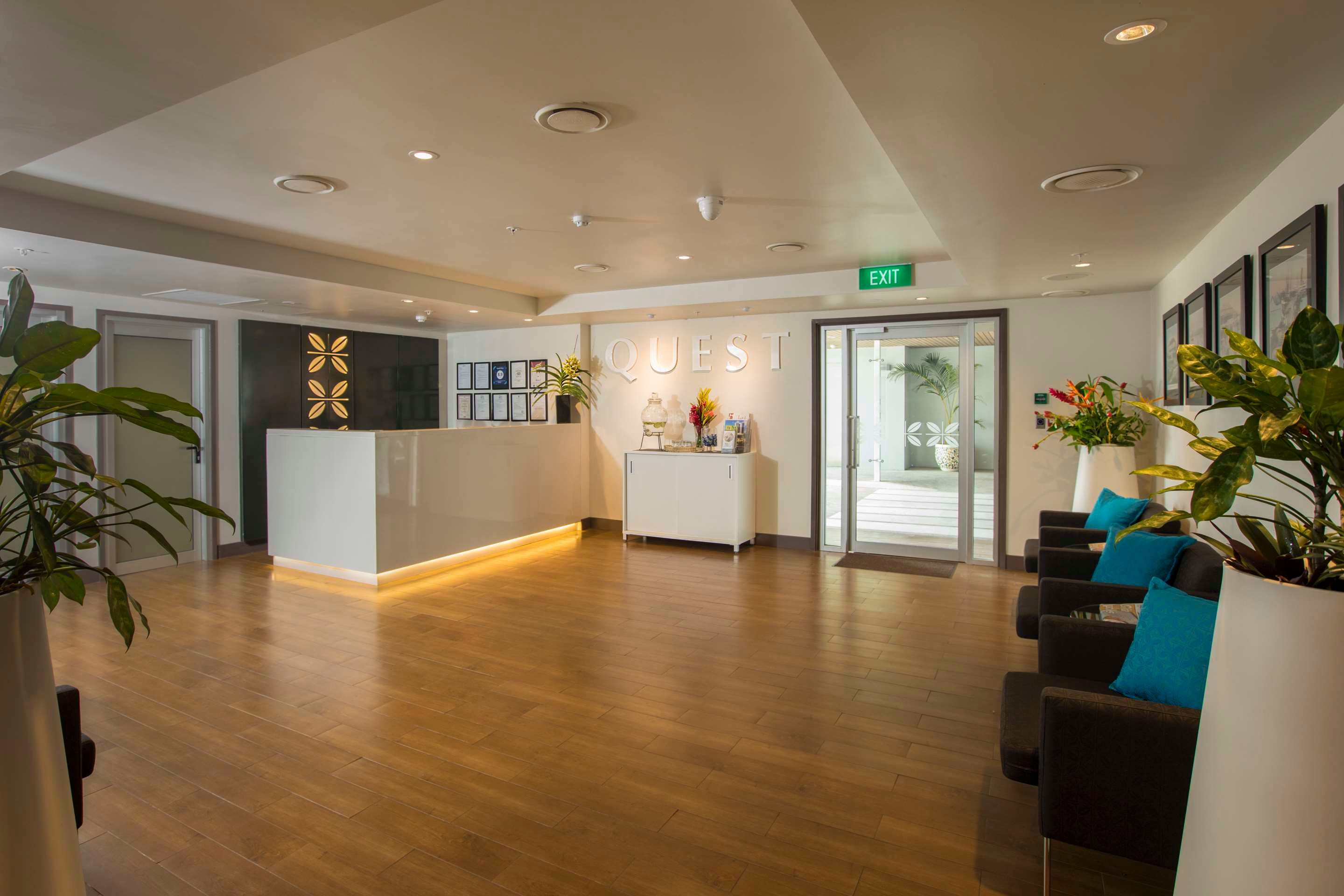 Receptionist