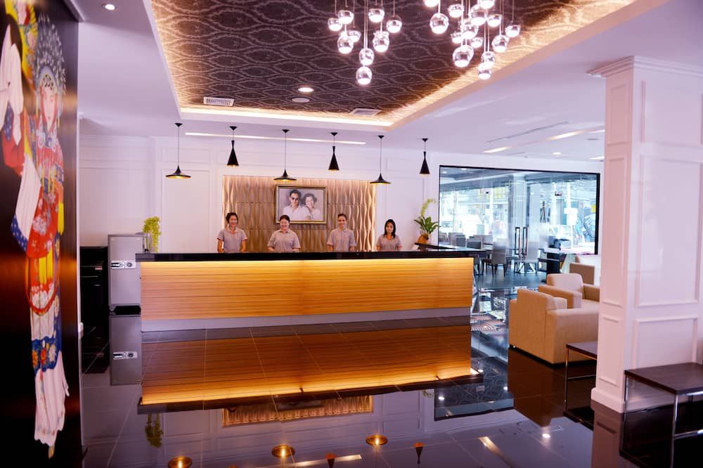 Receptionist