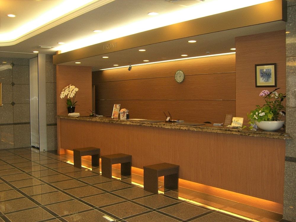 Receptionist