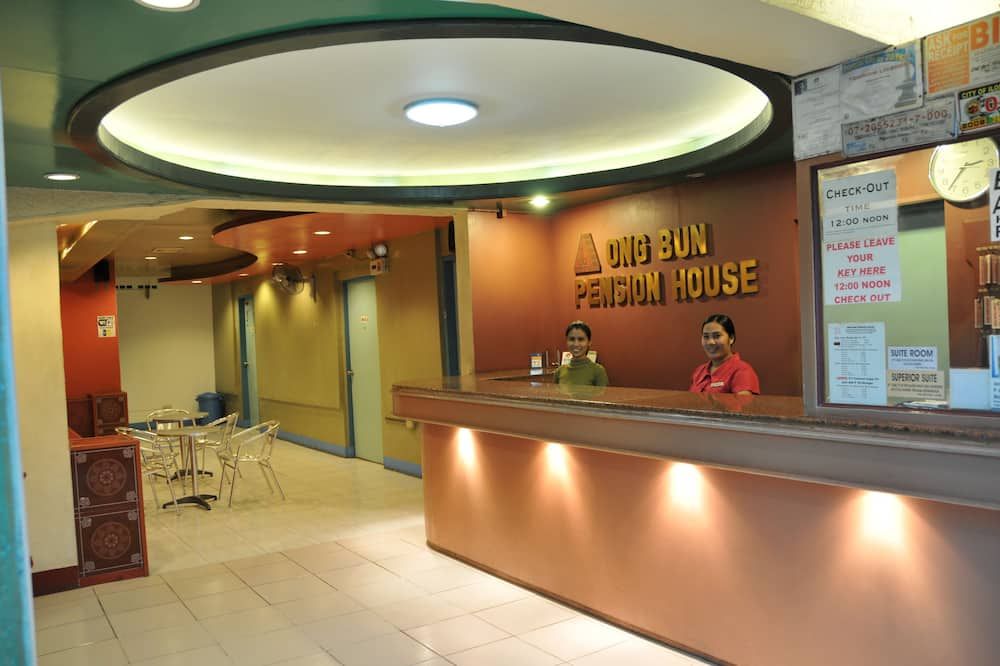 Receptionist