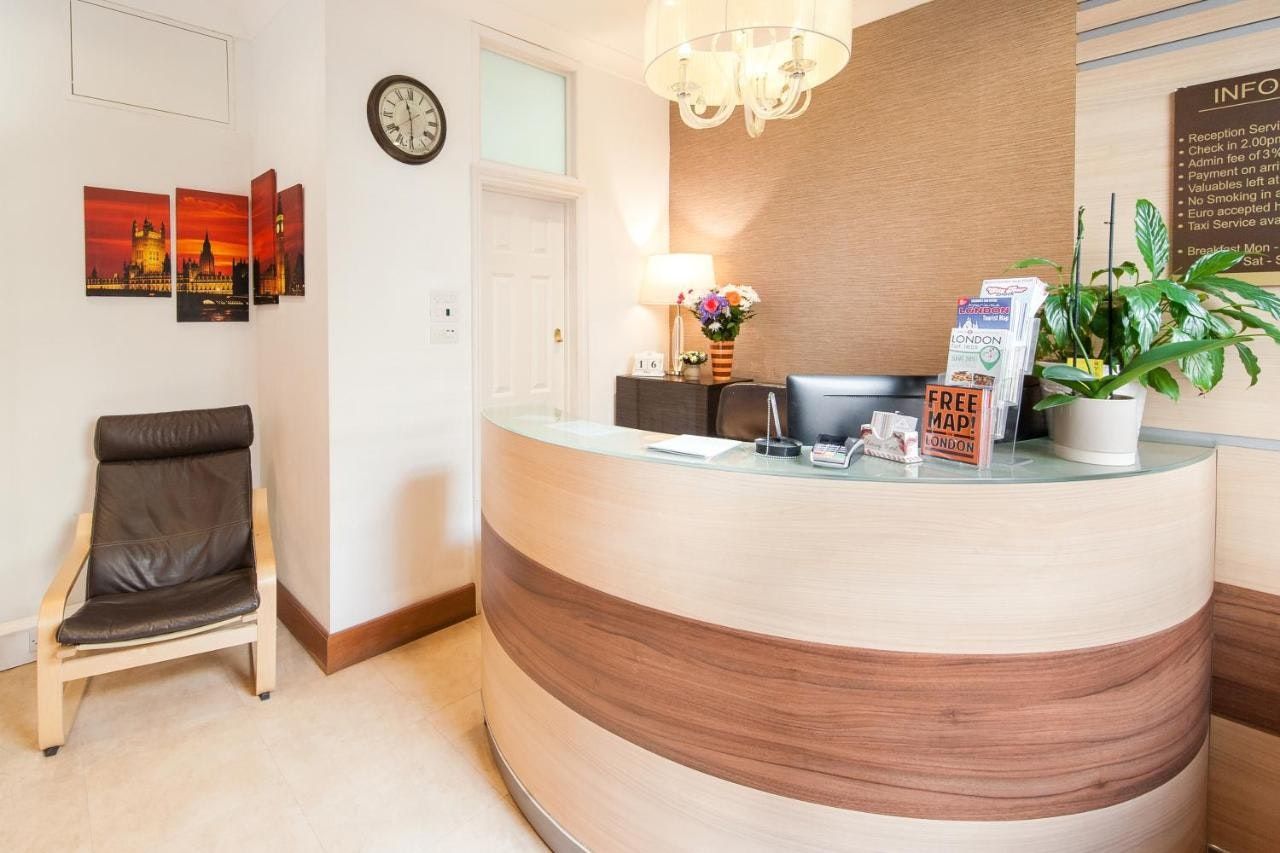 Receptionist