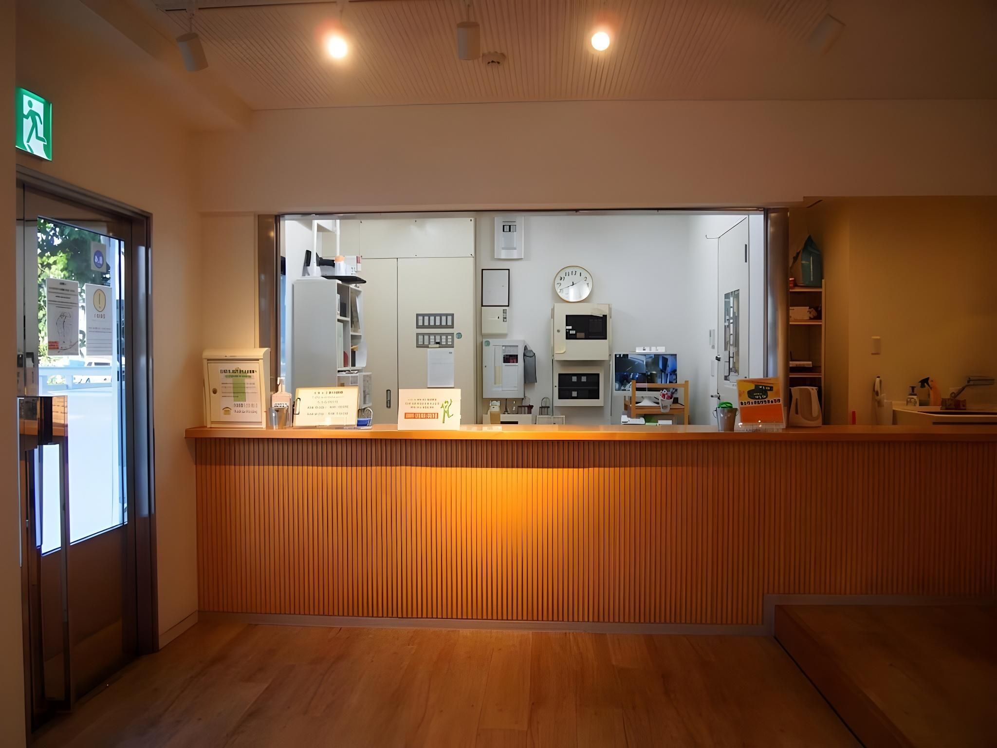 Receptionist