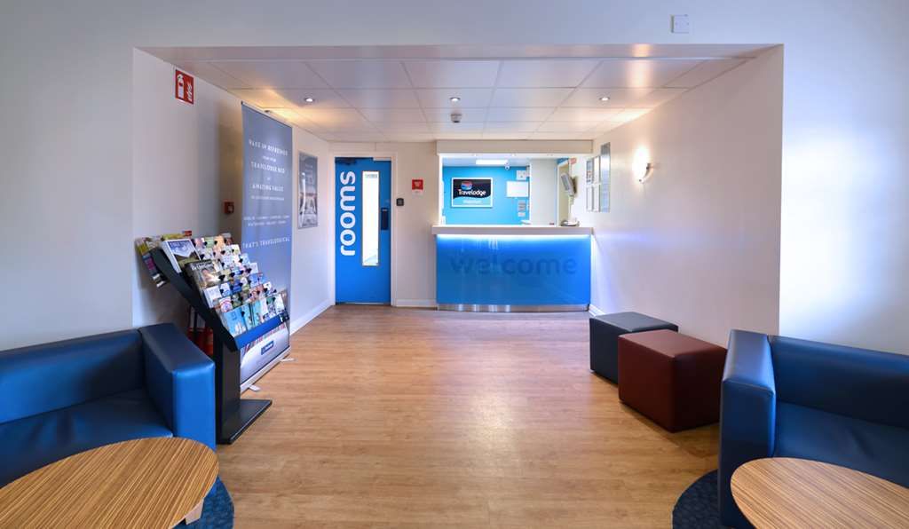 Receptionist