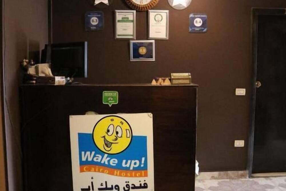 Receptionist