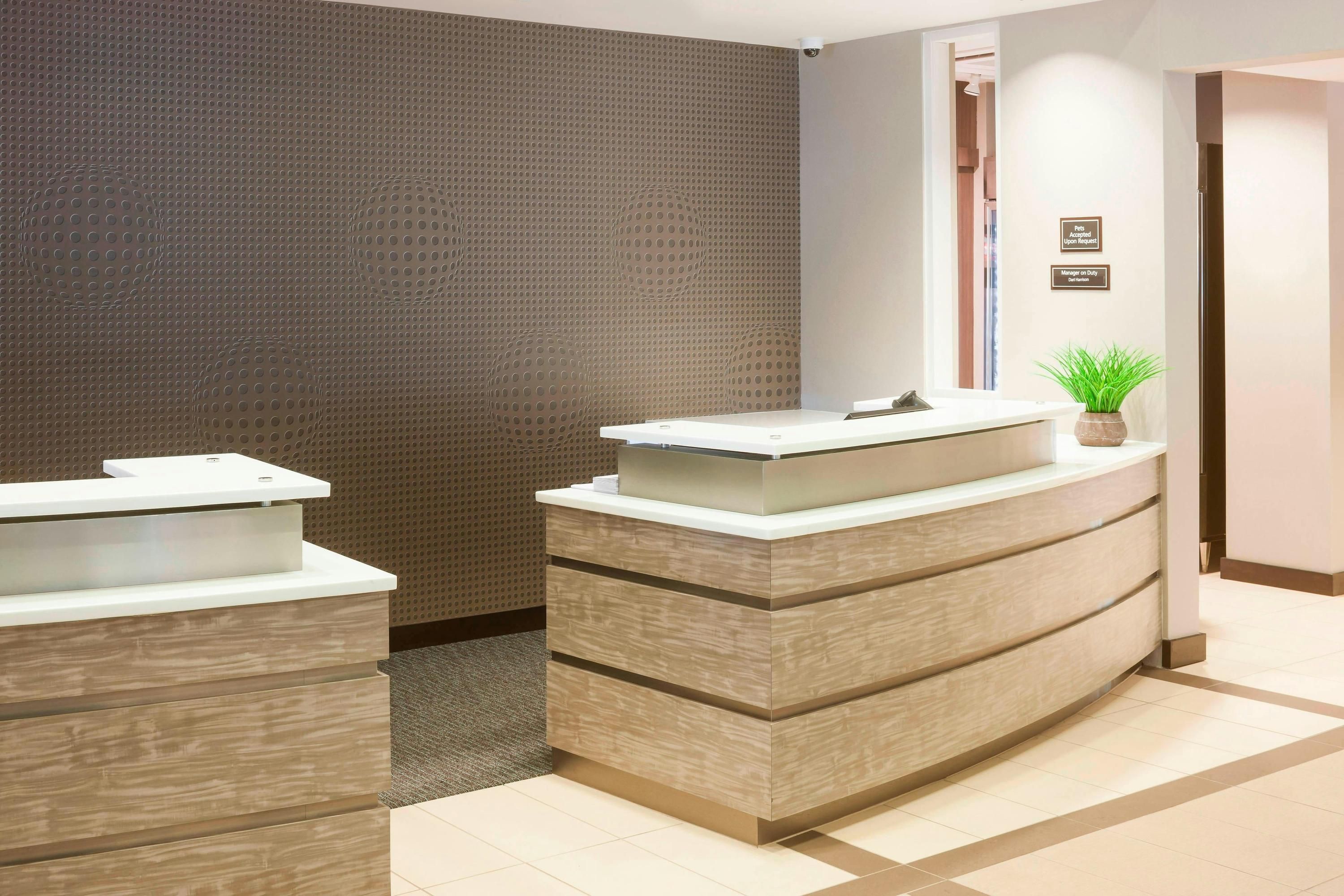 Receptionist
