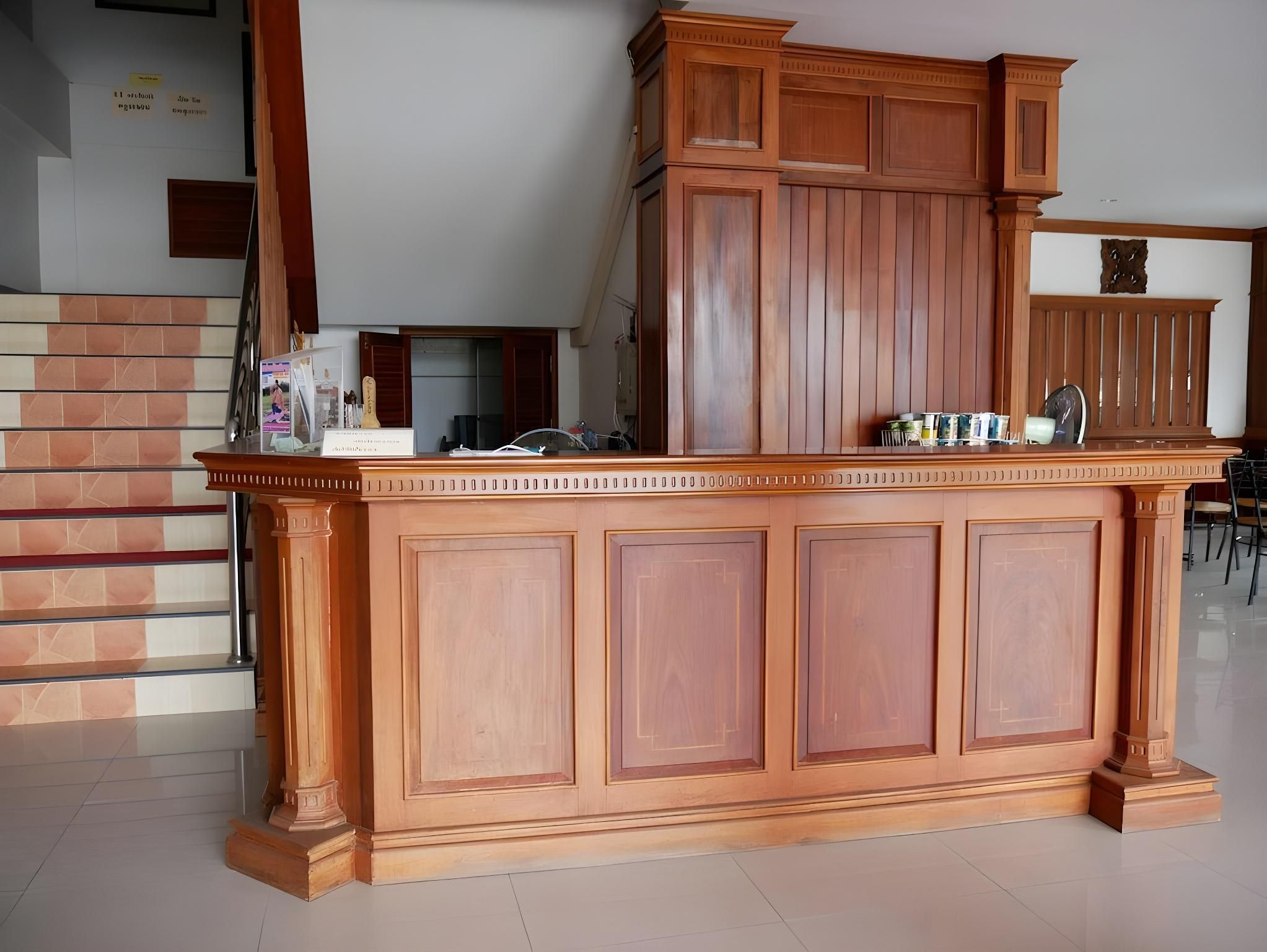 Receptionist