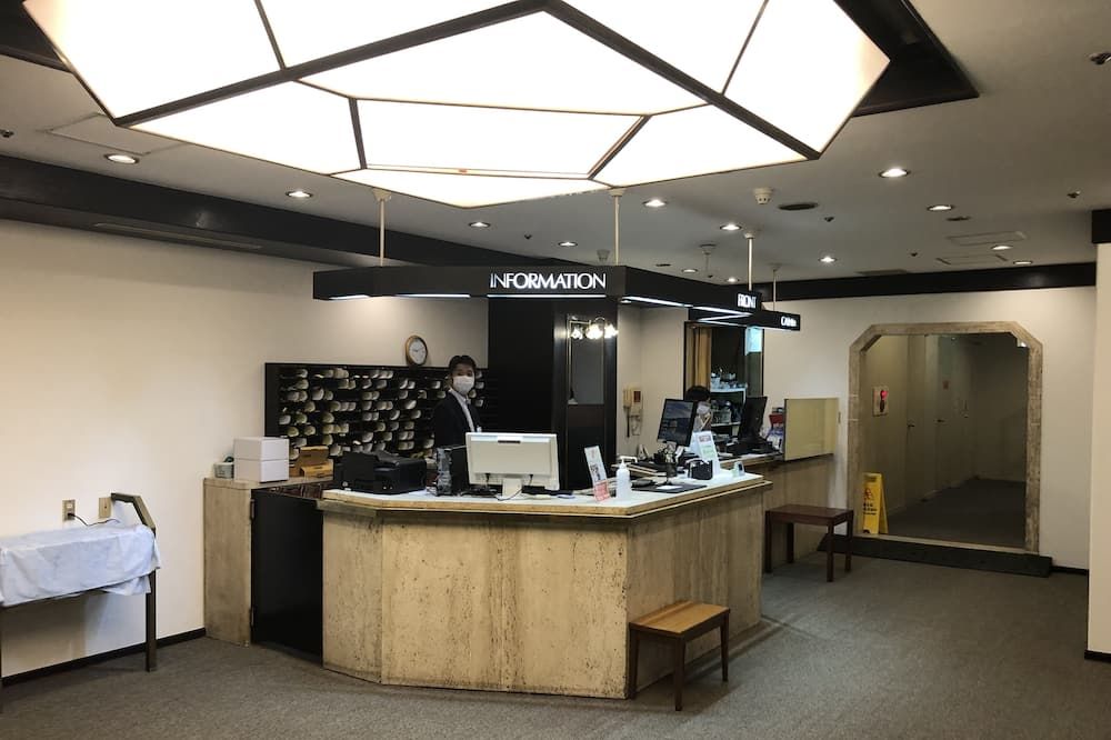 Receptionist