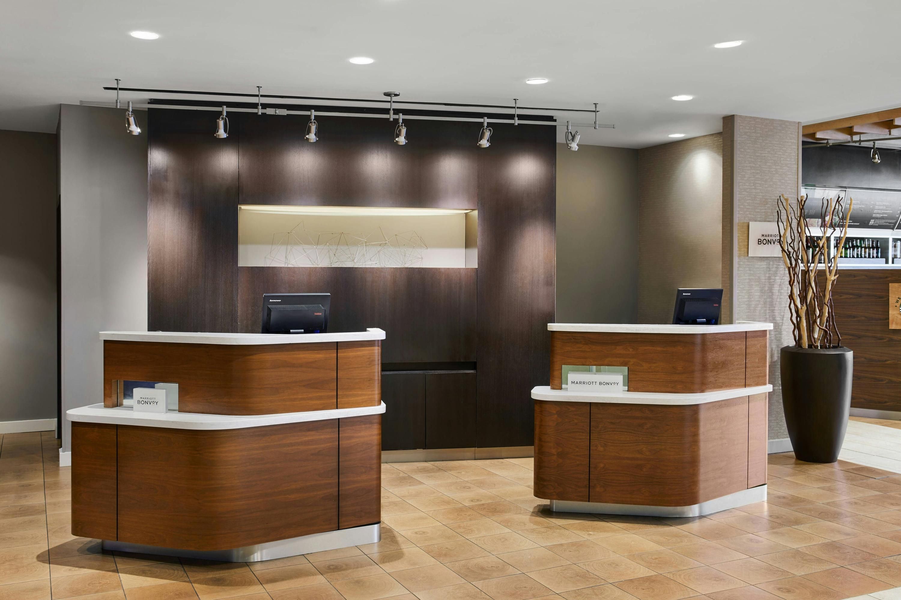 Receptionist