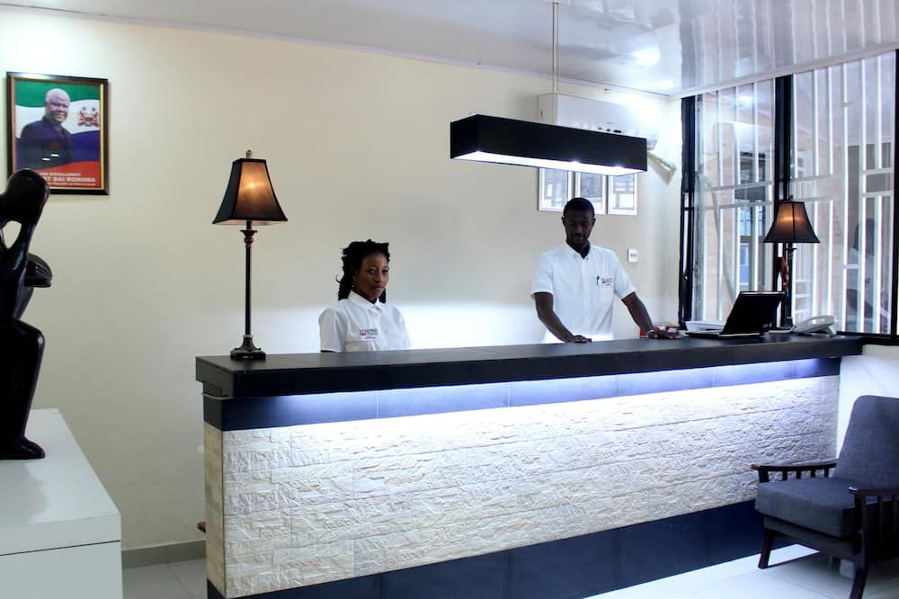 Receptionist