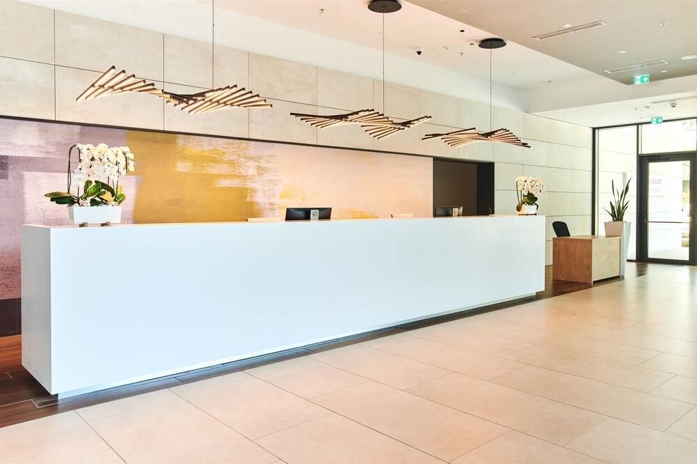 Receptionist