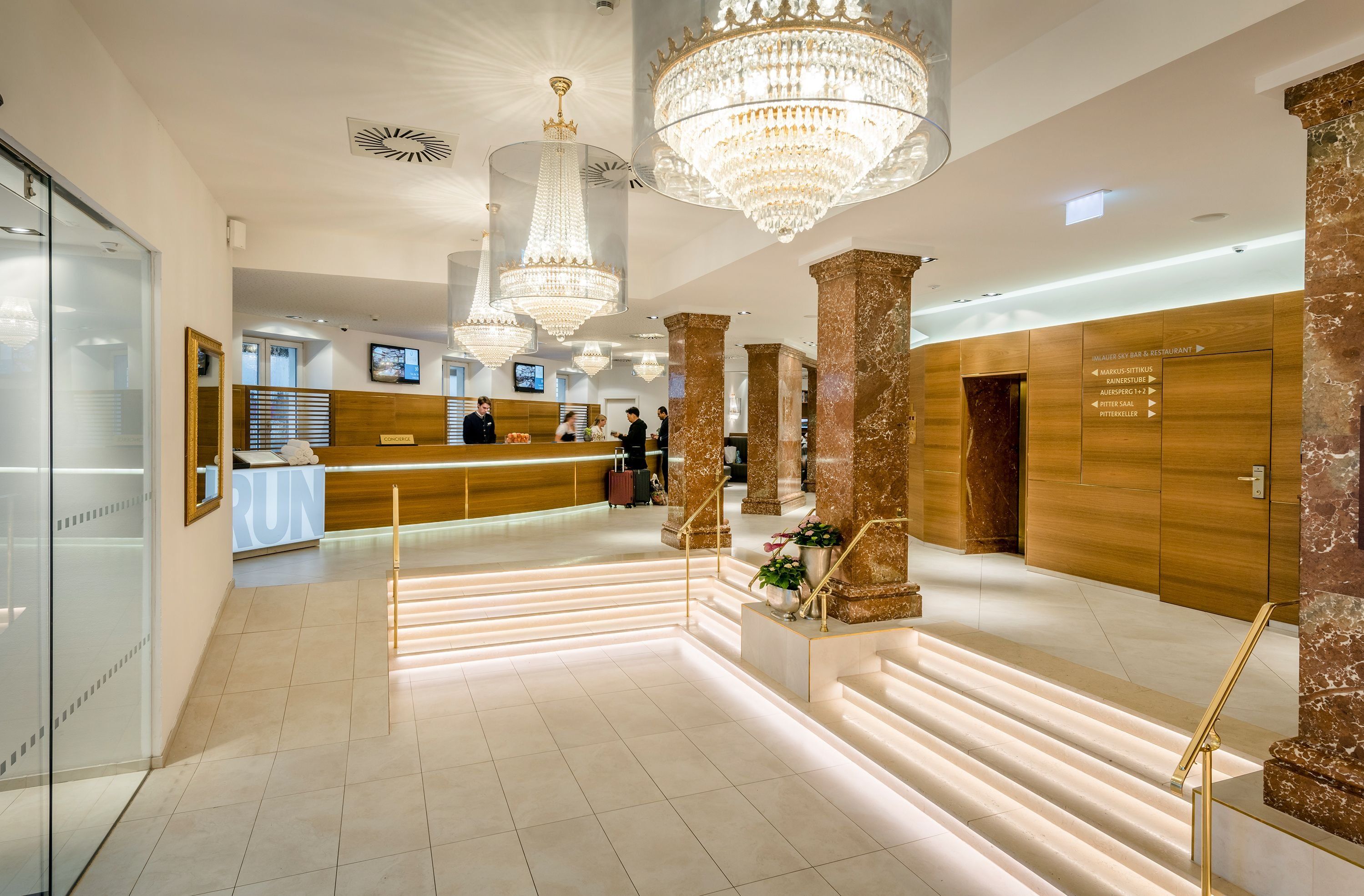 Receptionist
