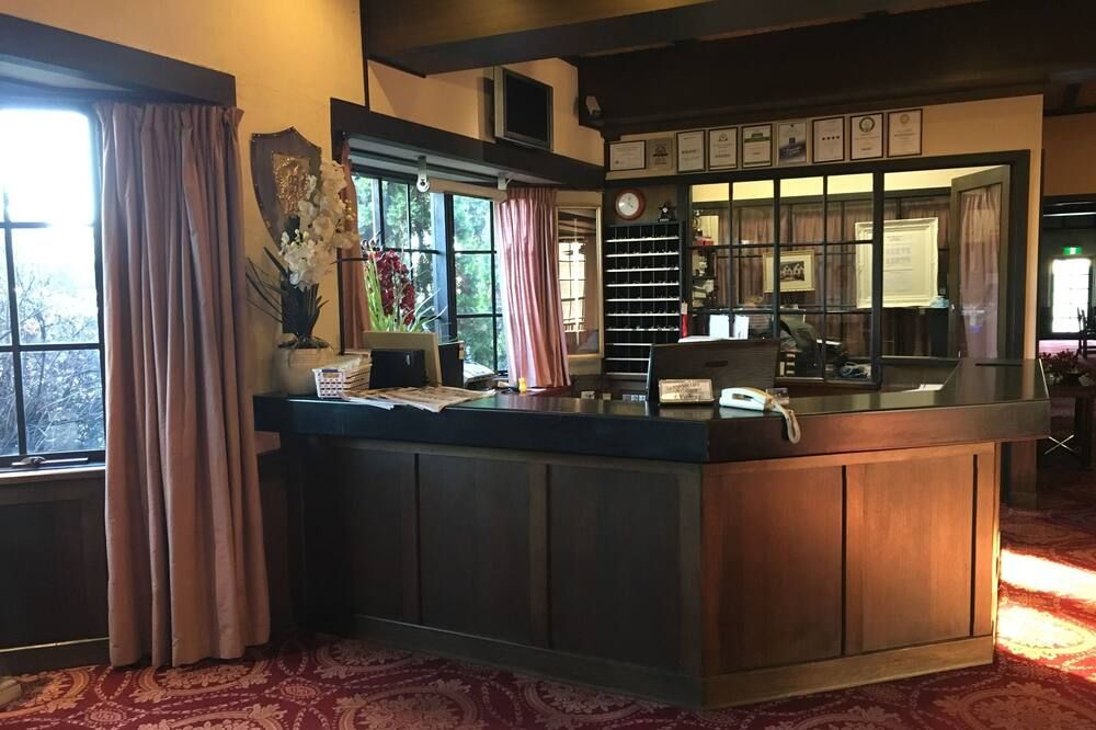 Receptionist