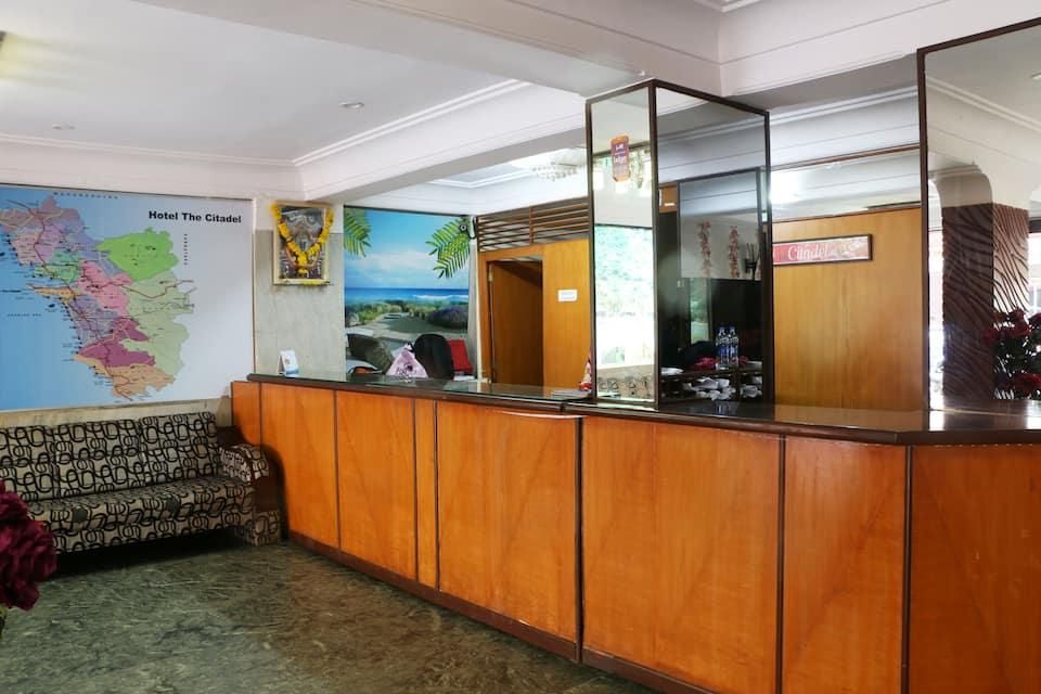 Receptionist