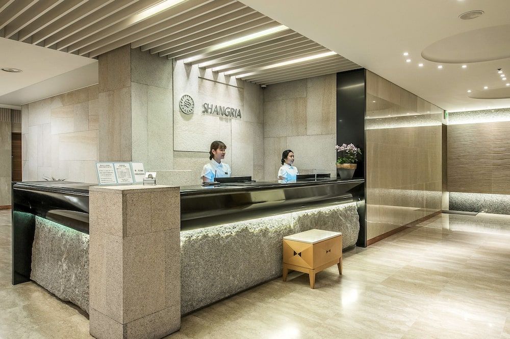 Receptionist