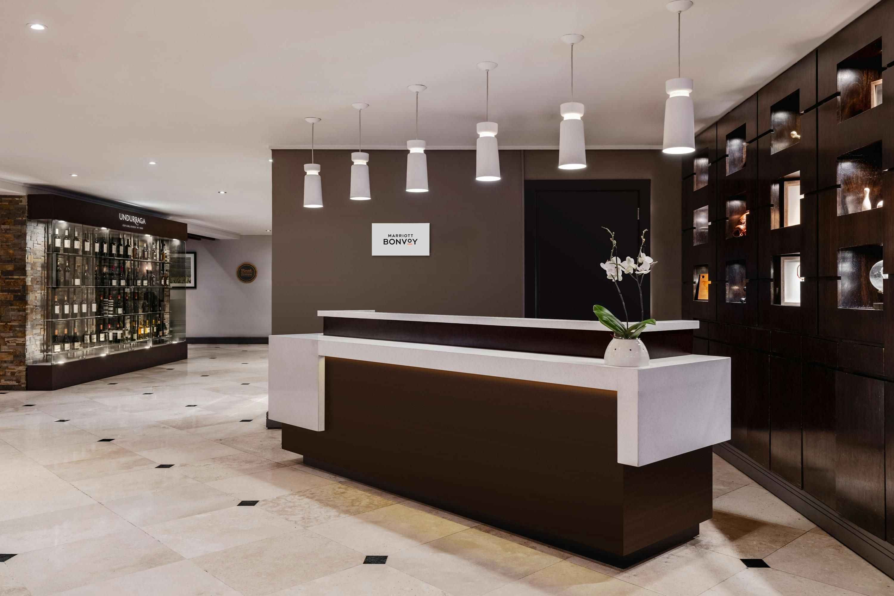 Receptionist