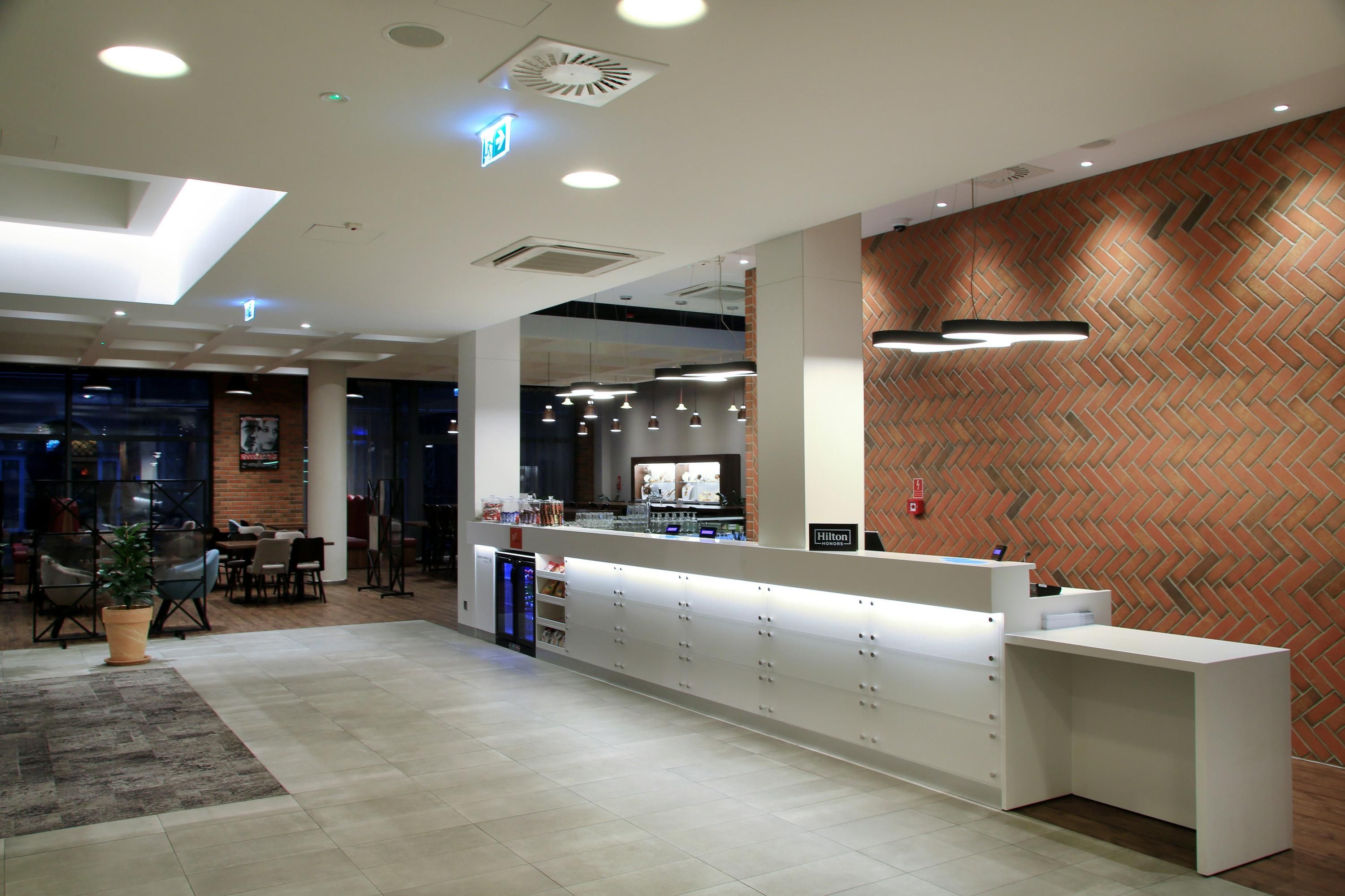 Receptionist