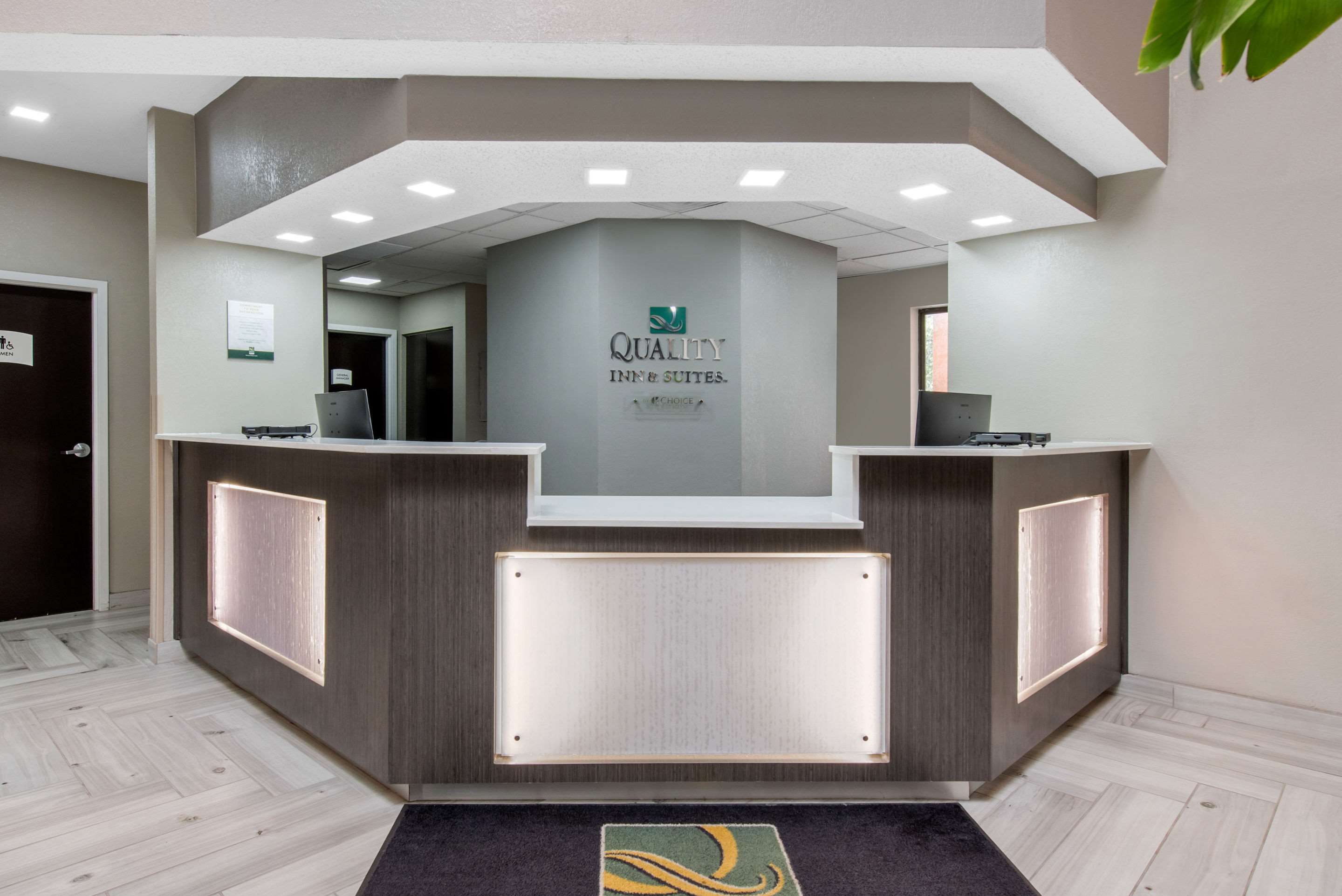 Receptionist