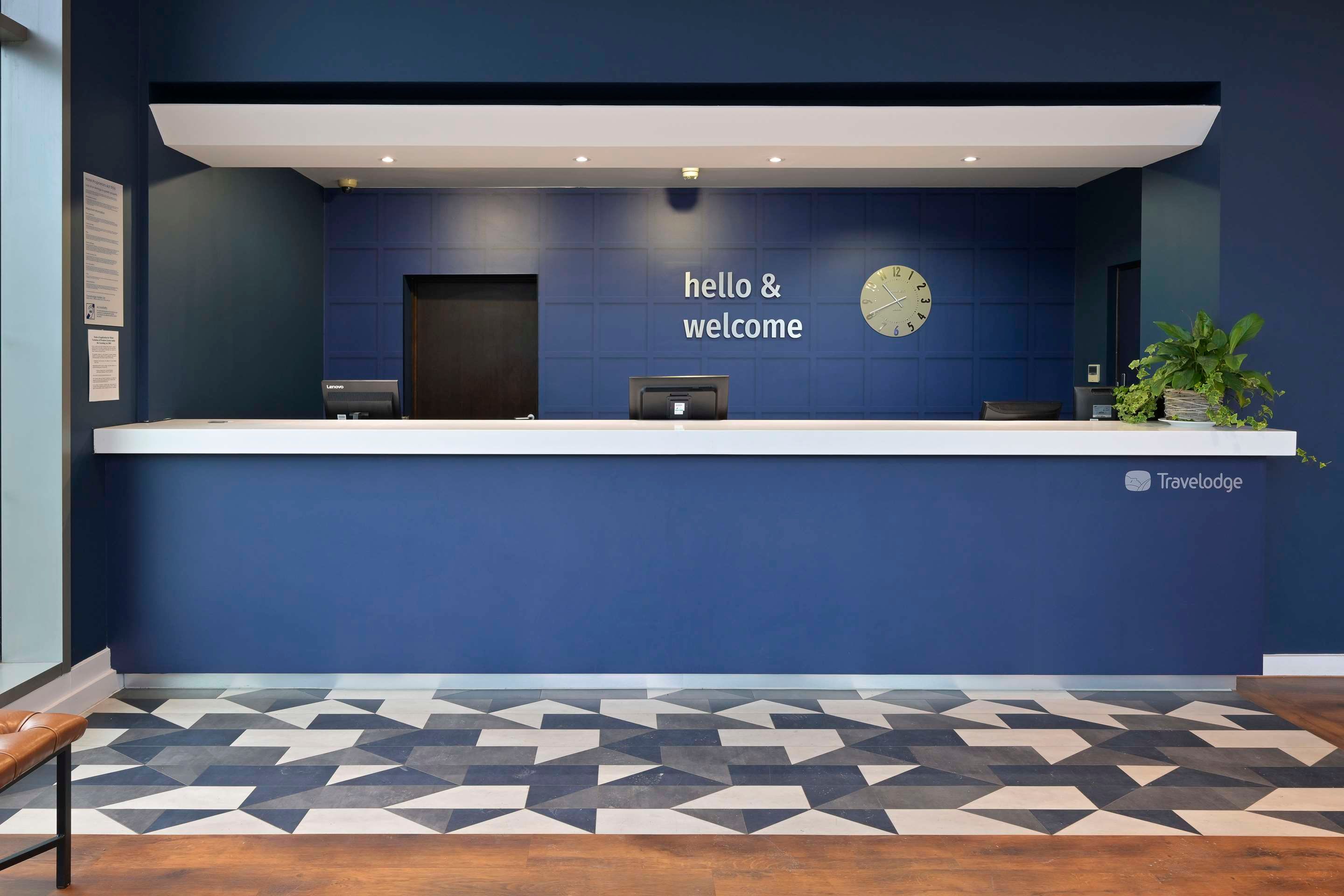 Receptionist