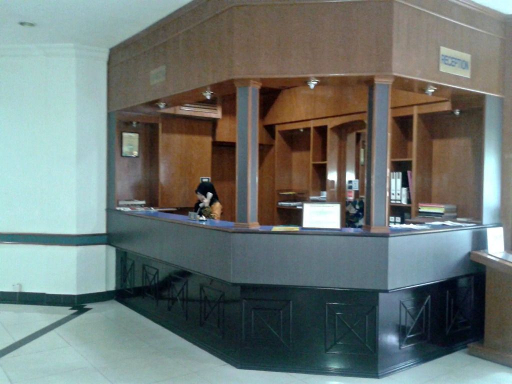 Receptionist