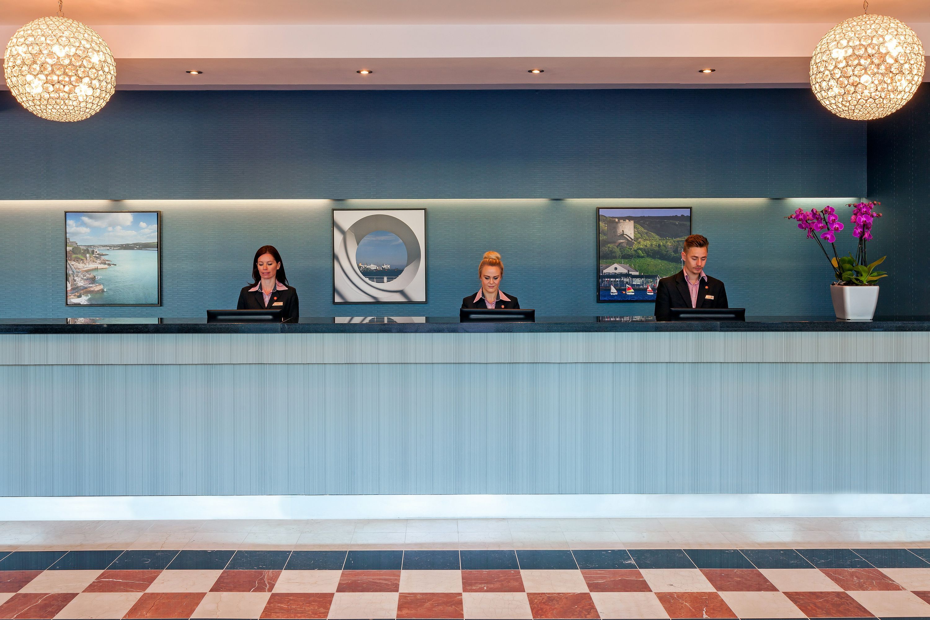 Receptionist