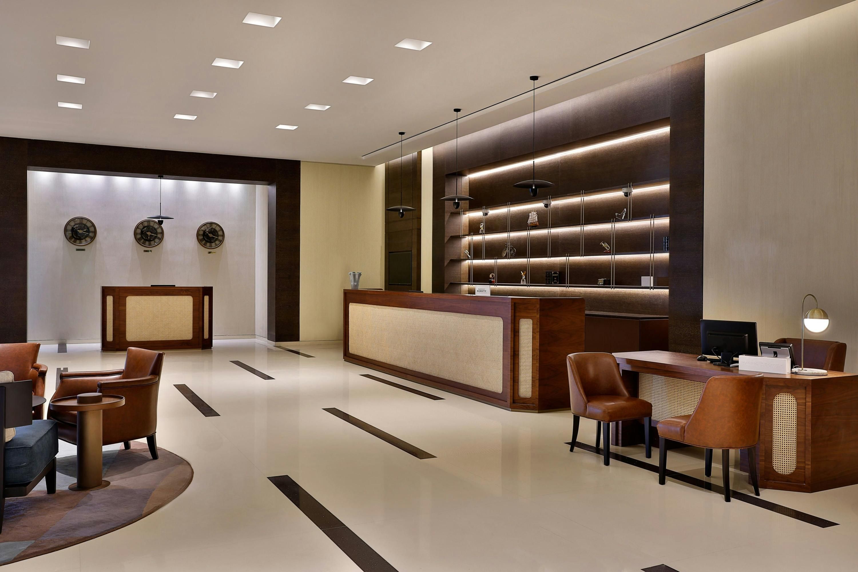 Receptionist