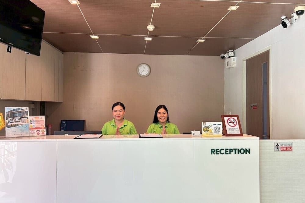 Receptionist
