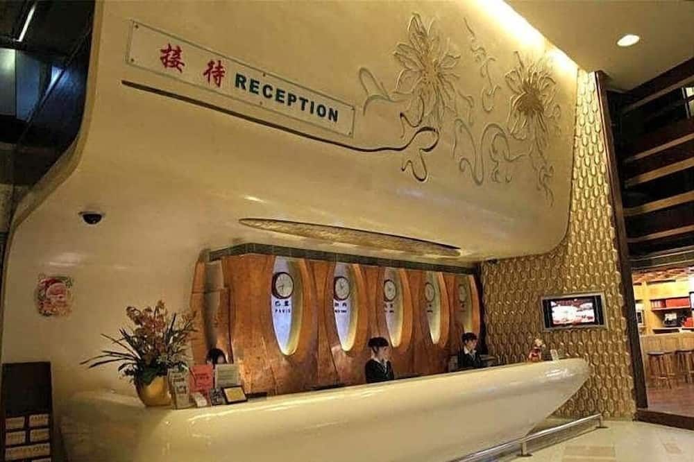 Receptionist