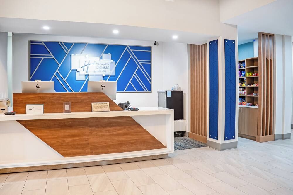 Receptionist
