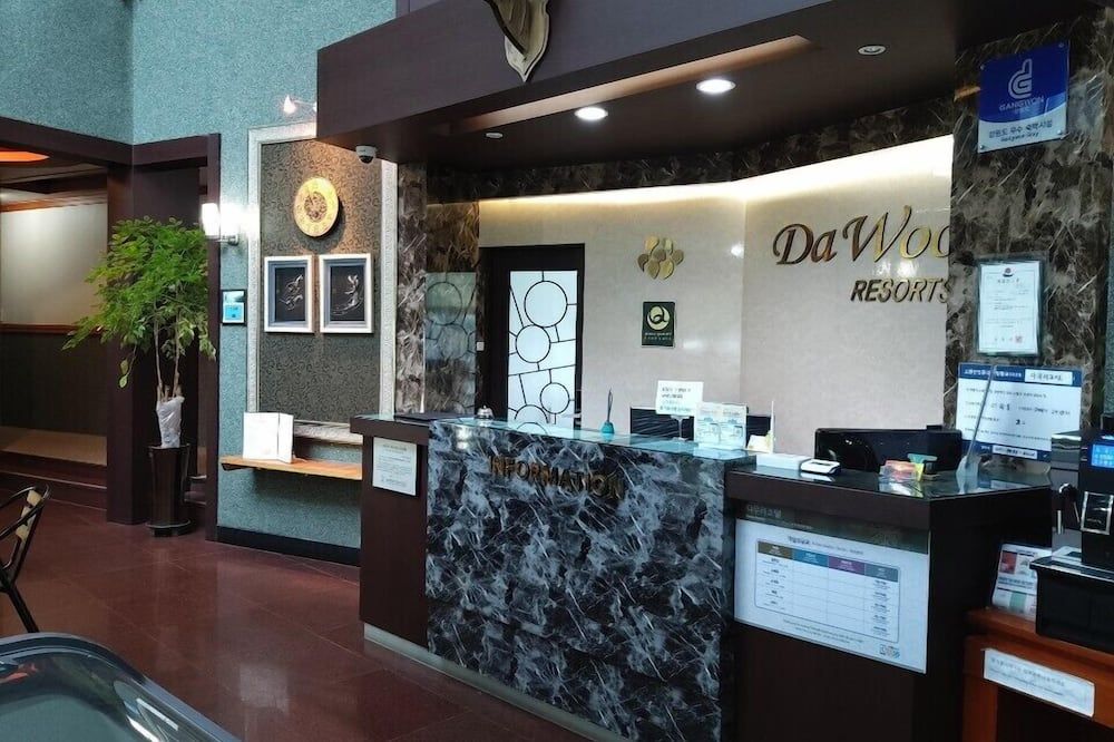Receptionist