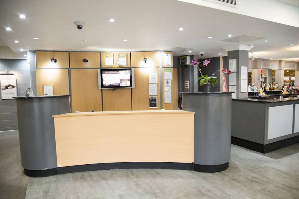 Receptionist