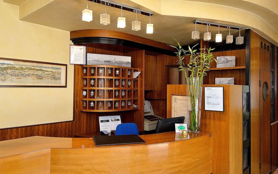 Receptionist Billede