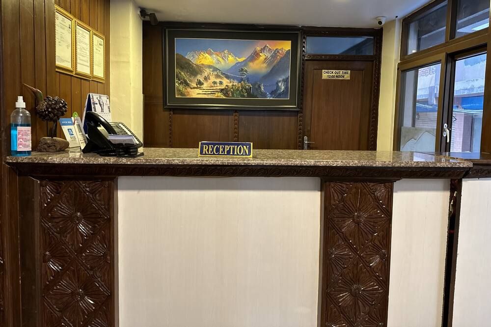 Receptionist