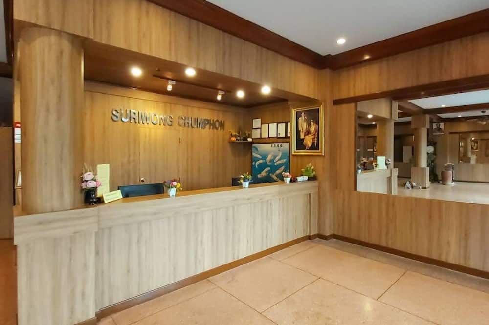 Receptionist